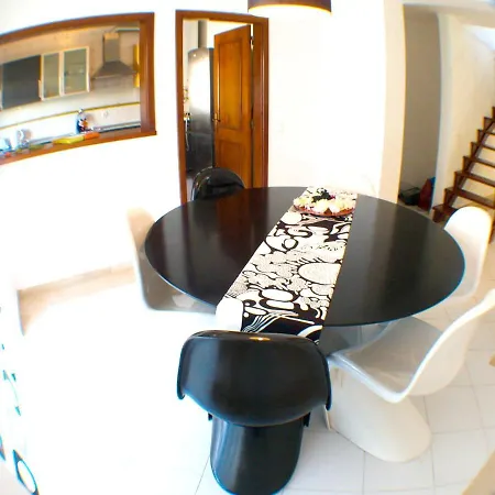 3 Bedrooms At 700 M Away From The Beach With View Terrace And Wifi * 알부페이라