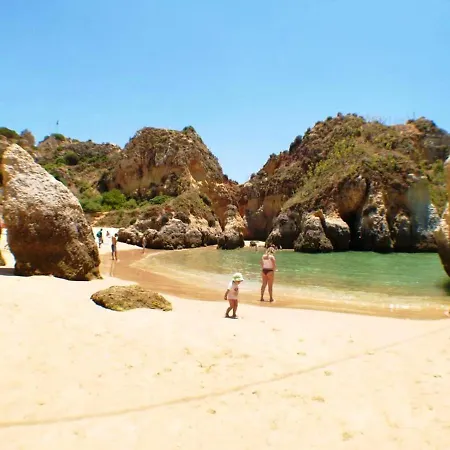 3 Bedrooms At 700 M Away From The Beach With View Terrace And Wifi Lejlighed