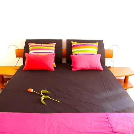 3 Bedrooms At 700 M Away From The Beach With View Terrace And Wifi Lejlighed *