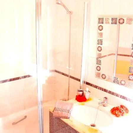 3 Bedrooms At 700 M Away From The Beach With View Terrace And Wifi Lejlighed Albufeira