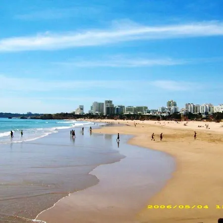 3 Bedrooms At 700 M Away From The Beach With View Terrace And Wifi Apartmán