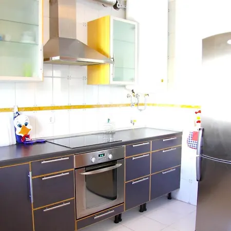 3 Bedrooms At 700 M Away From The Beach With View Terrace And Wifi Albufeira