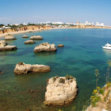3 Bedrooms At 700 M Away From The Beach With View Terrace And Wifi *