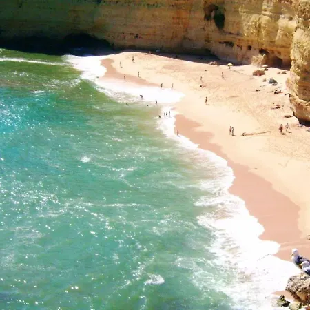 3 Bedrooms At 700 M Away From The Beach With View Terrace And Wifi