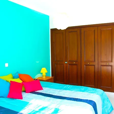 3 Bedrooms At 700 M Away From The Beach With View Terrace And Wifi Apartment *