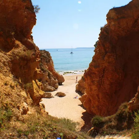 3 Bedrooms At 700 M Away From The Beach With View Terrace And Wifi Albufeira