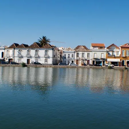 3 Bedrooms At 700 M Away From The Beach With View Terrace And Wifi Apartment