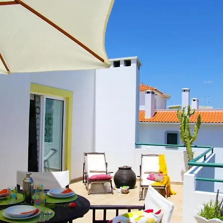 3 Bedrooms At 700 M Away From The Beach With View Terrace And Wifi アパート アルブフェイラ